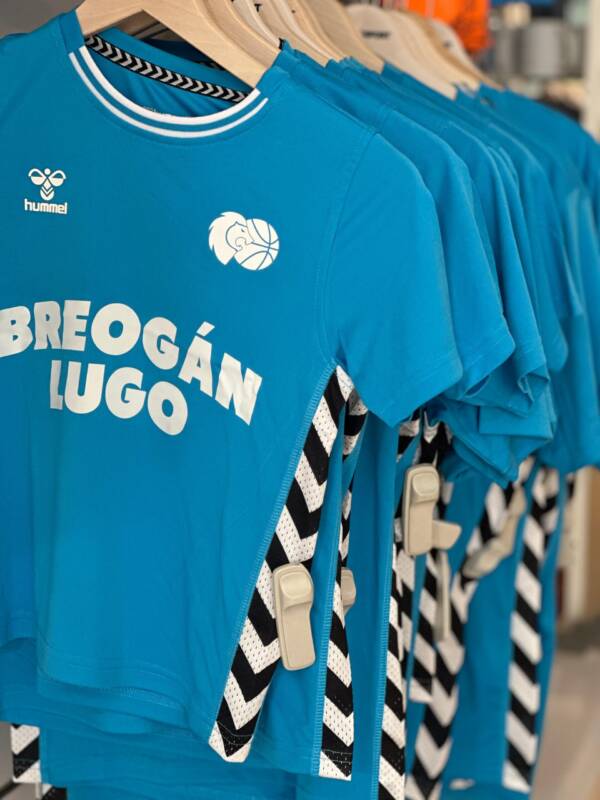 Camiseta Breo x Hummel 2025 - Imagen 5